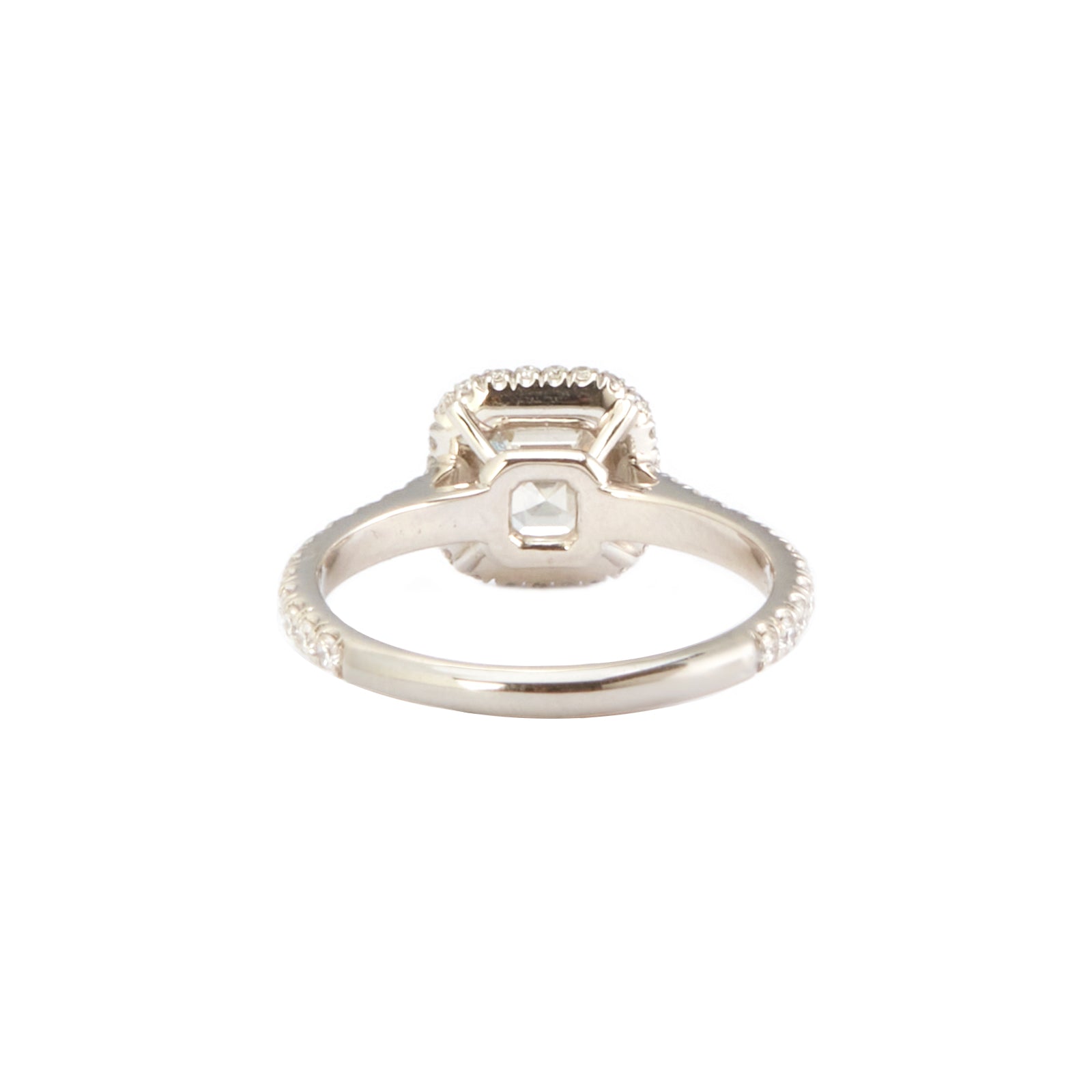 Aura emerald-cut diamond ring