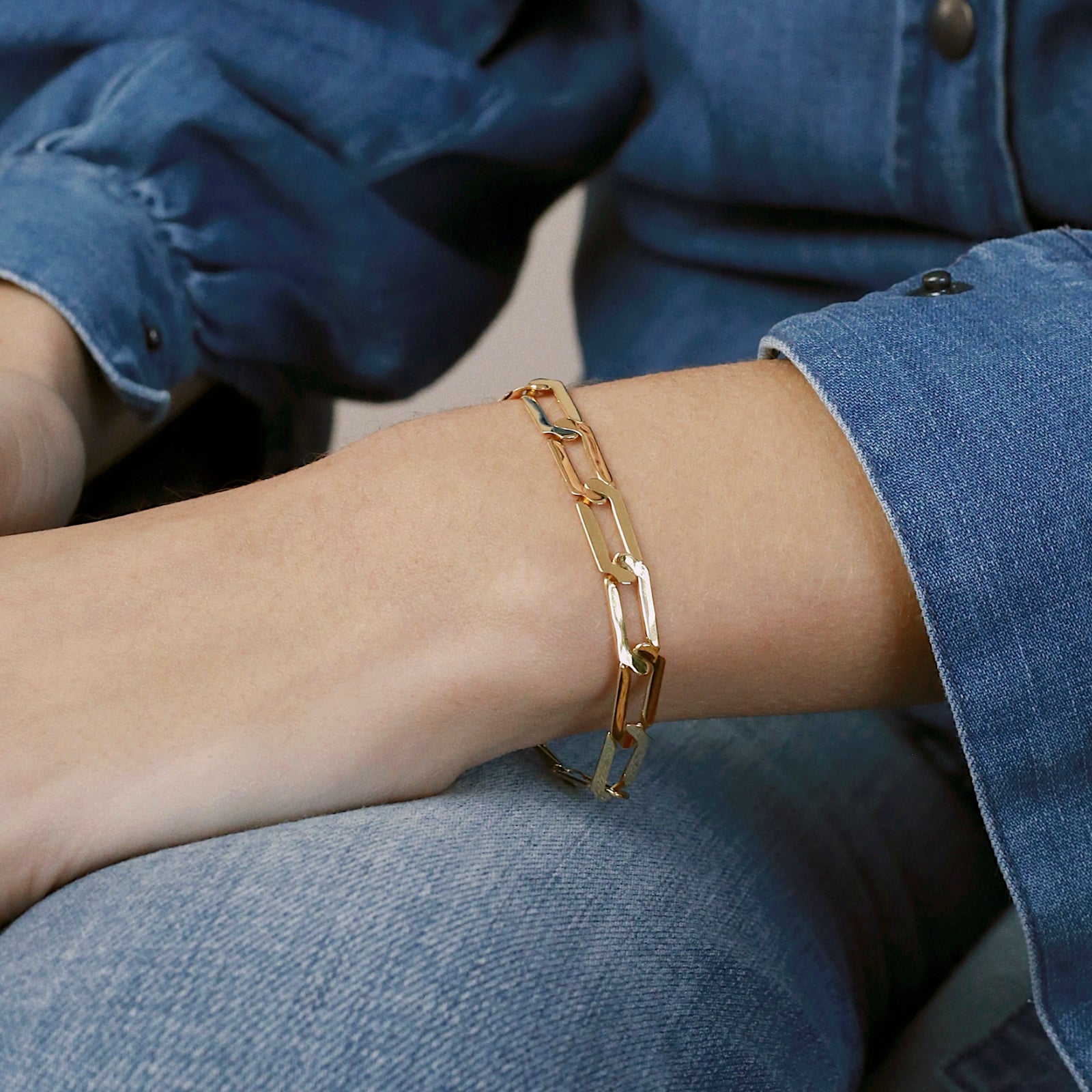 Prasi Fatto a Mano Chain Bracelet - Yellow Gold, on model