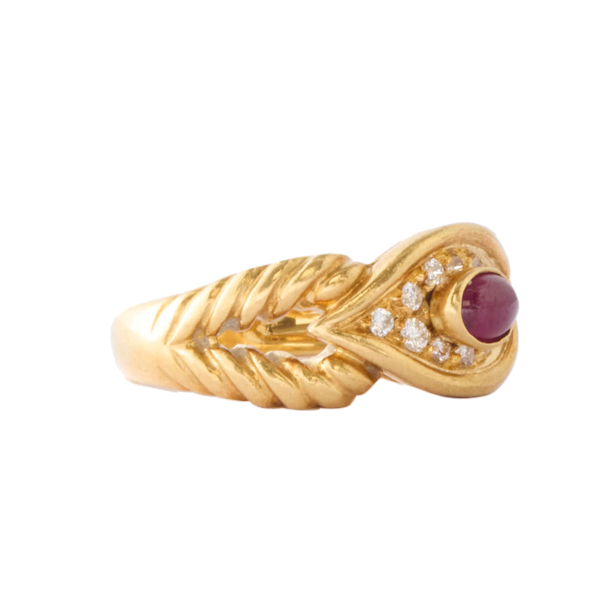 Cabochon Ruby and Diamond Van Cleef & Arpels Ring 18K Yellow Gold