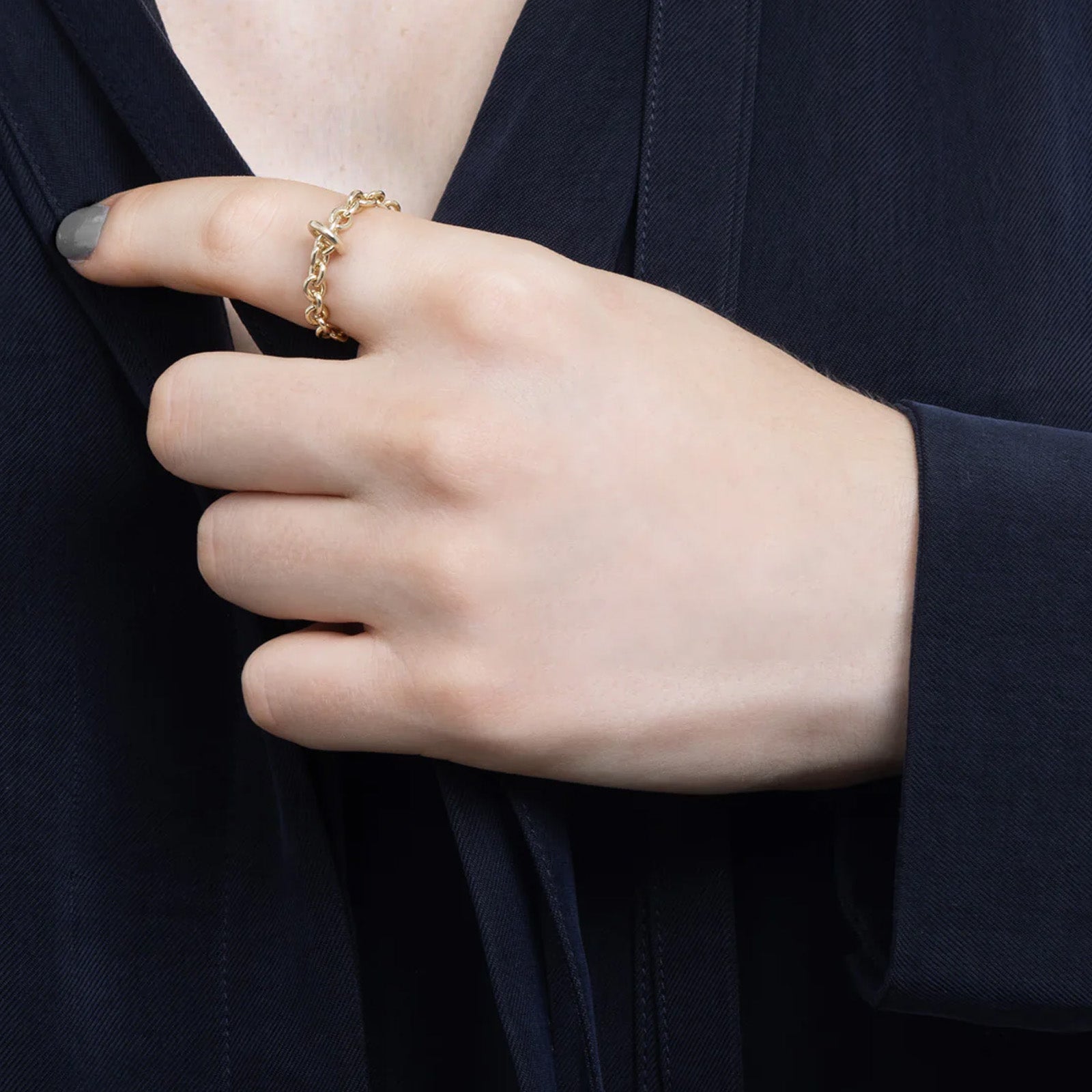 Hirotaka Large All About Basics Chain Ring - Rings - Broken English Jewelry on model