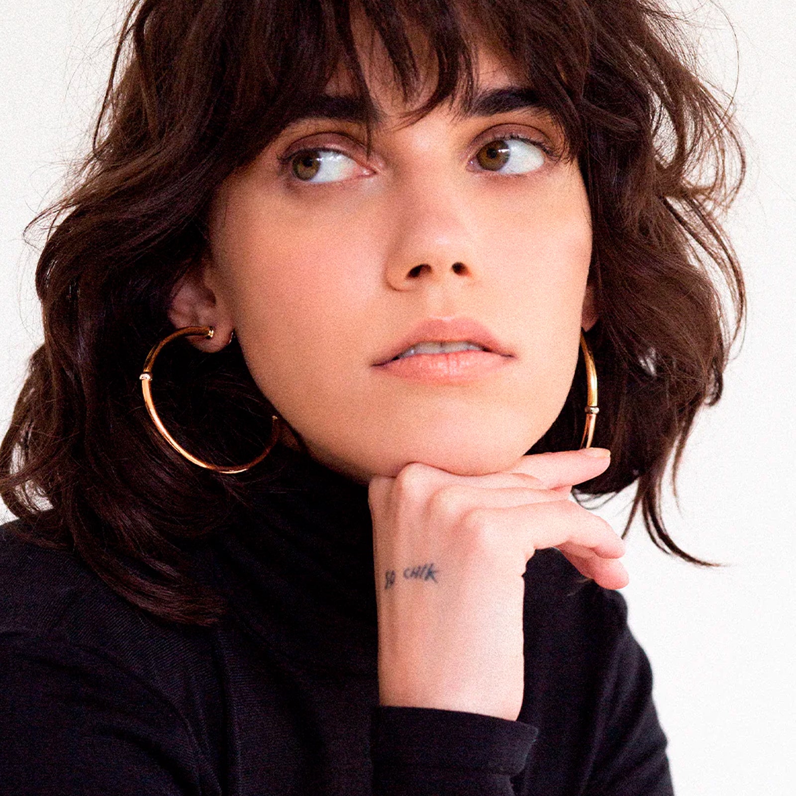 Prasi Wave Classic Hoop Earrings, on model