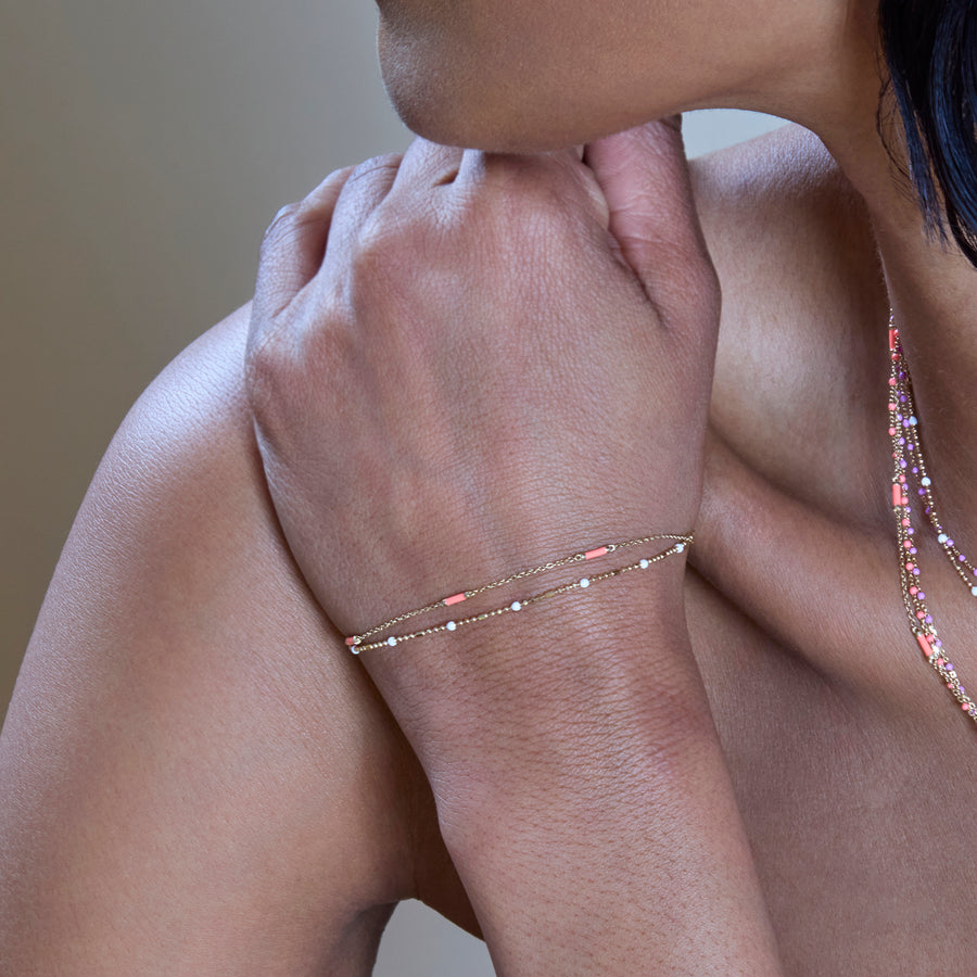 Trouver Blanc Dot Ball Chain Bracelet - Bracelets - Broken English Jewelry on model