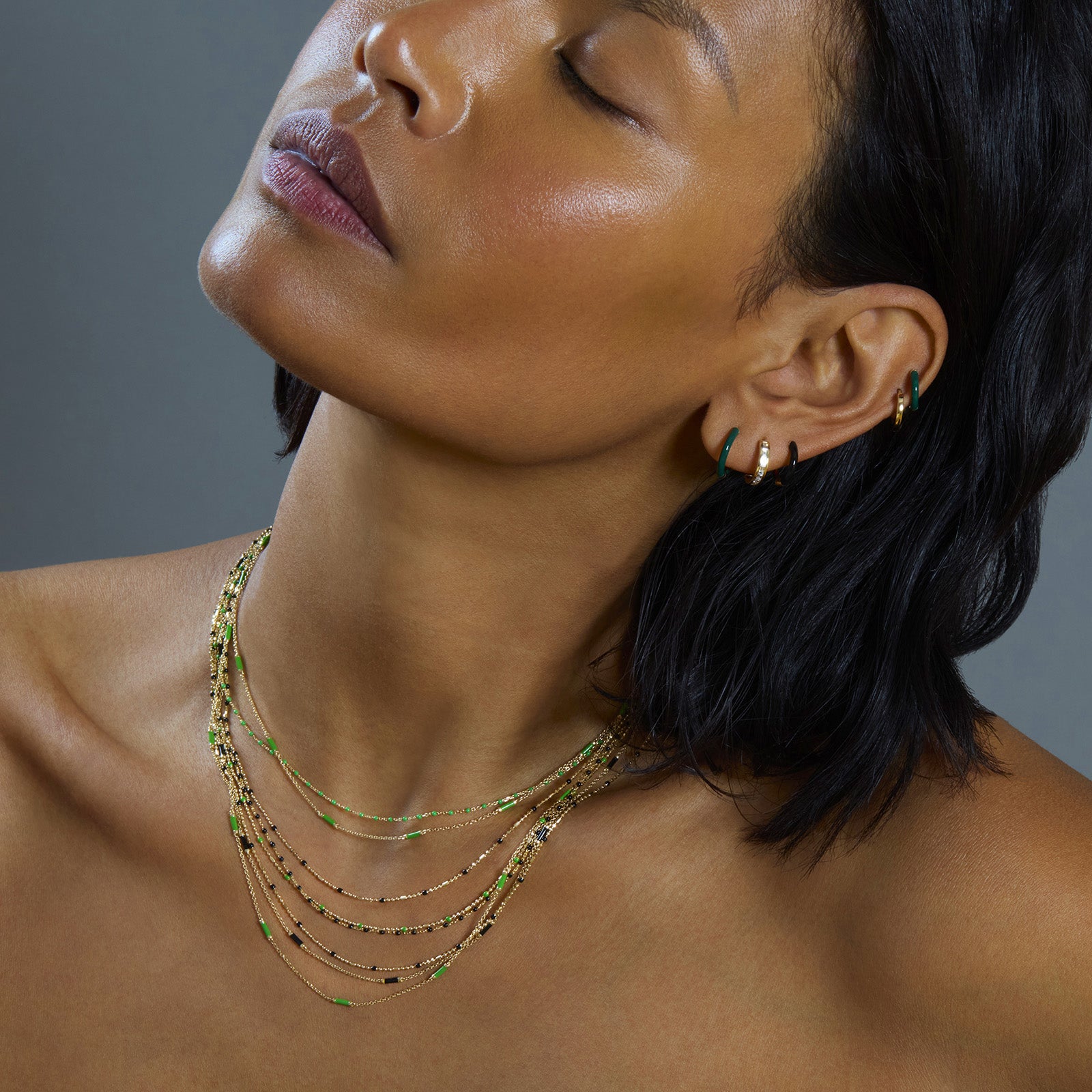 Trouver 18" Kelly Green Bar Chain Necklace - Necklaces - Broken English Jewelry on model