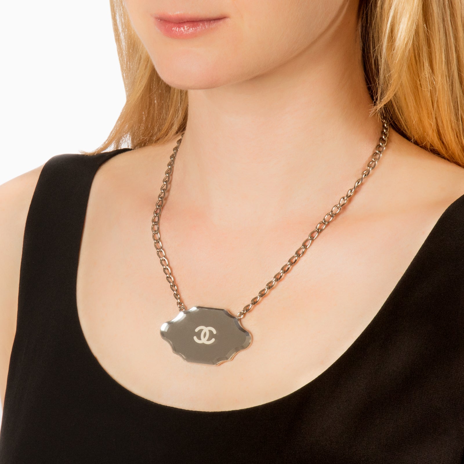 Bracelets Chanel Chanel Womens CC Heart Necklace
